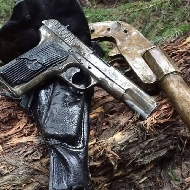 The Real History of the TT Pistol (Tula Tokarev) The TT pistol, officially known as the 7.62-mm self-loading pistol Model 1933 (TT stands for Tulsky Tokarev — Tula Tokarev), is one