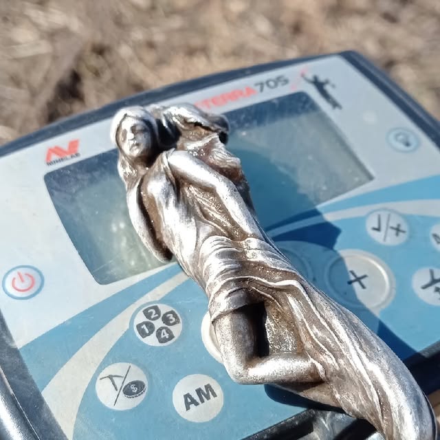 #metaldetecting #mydigworld #coin #dirtfishing #hobbydetecting".