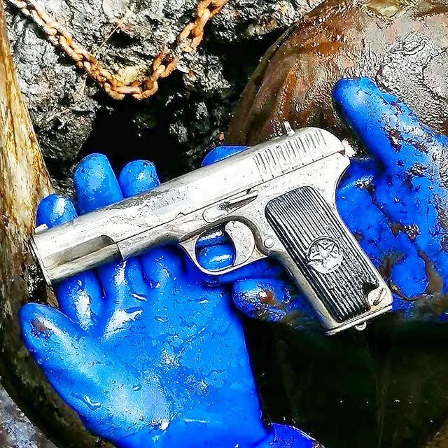 🤯🤯🤯🤯🤯🤯 History - of the TT Pistol (Tula Tokarev) The TT pistol, officially known as the 7.62-mm self-loading pistol Model 1933 (TT stands for Tulsky Tokarev — Tula Tokarev), is one