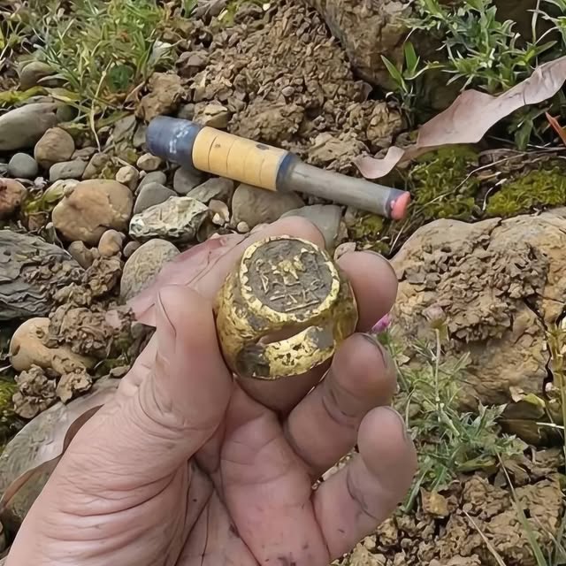 Antique signet rings are a special category of find. They're more than just jewelry; they're a status symbol, a family seal, a talisman, and sometimes a gift of love. Coats of arms