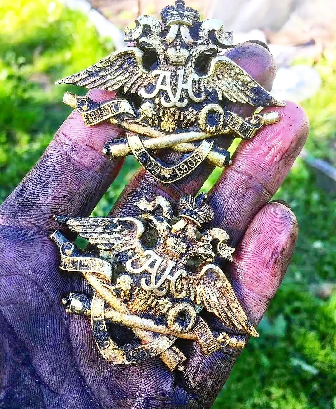 Chest badges (officer insignia) of the Russian Imperial Army, model 1909, for artillery units. These badges were introduced in 1909 for officers and enlisted personnel of the artil