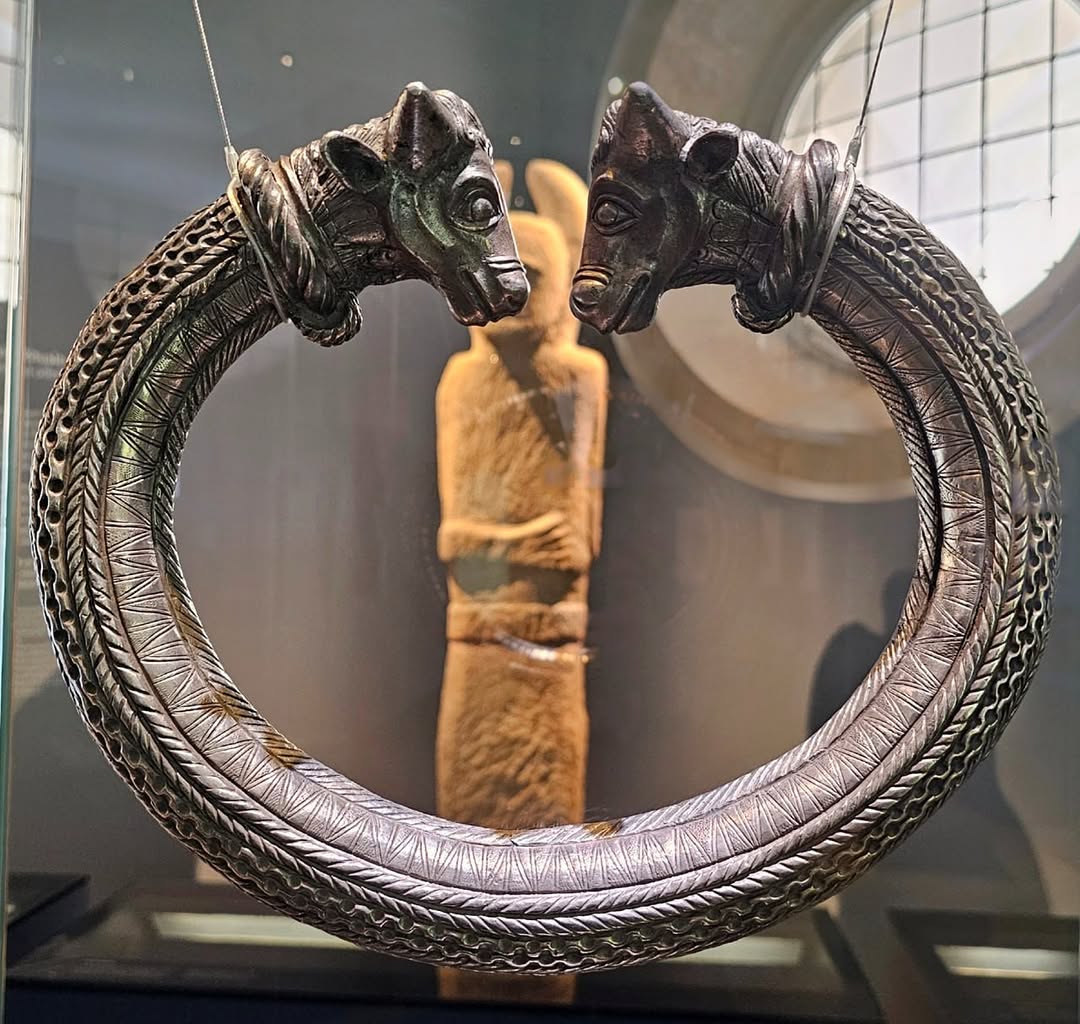 The most massive Celtic neck torc — the Trichtingen Torc, weighing nearly 7 kg! Southern Germany, dated to the 2nd–1st centuries BC.This torc was discovered near the town of Tricht