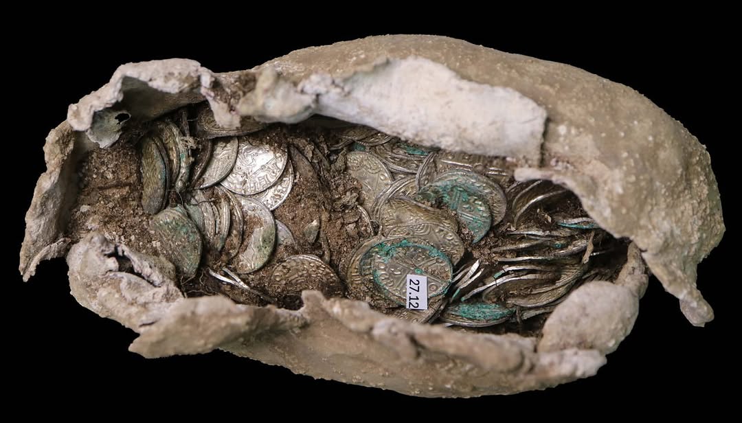 A hoard of 11th-century coins, wrapped in lead, was found on the coast of Suffolk, eastern England. It contained 321 silver coins minted between 1036 and 1044, which were first wra