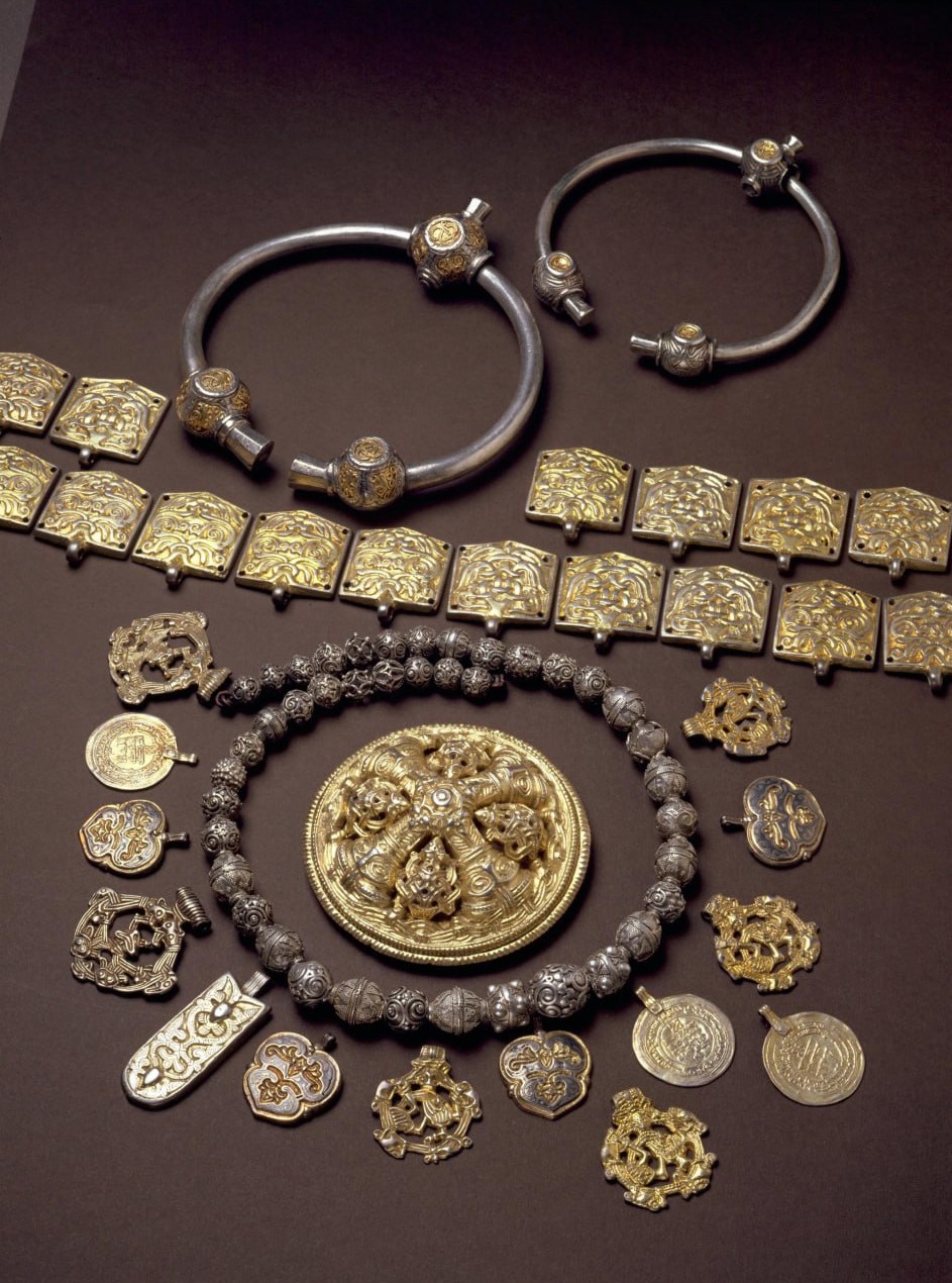 Perhaps one of the most impressive Viking Age hoards, from Värby, near Birka, near Stockholm, dates back to the 10th century. It was discovered by 14-year-old Otto Ludvig Jonsson i