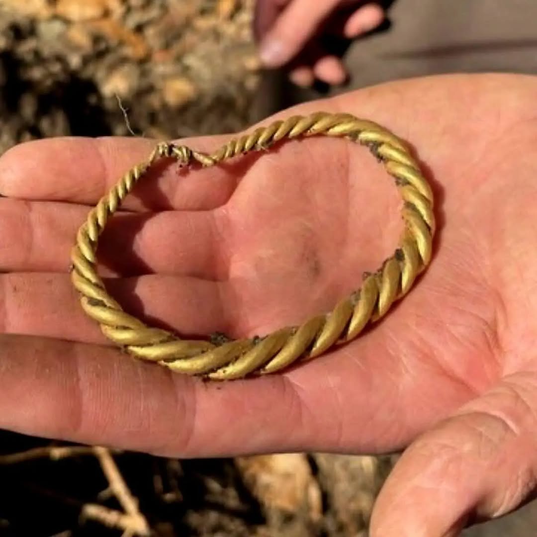 Gold 😦🖖😎 #historia #coins #metaldetecting #mydigworld #dirtfishing