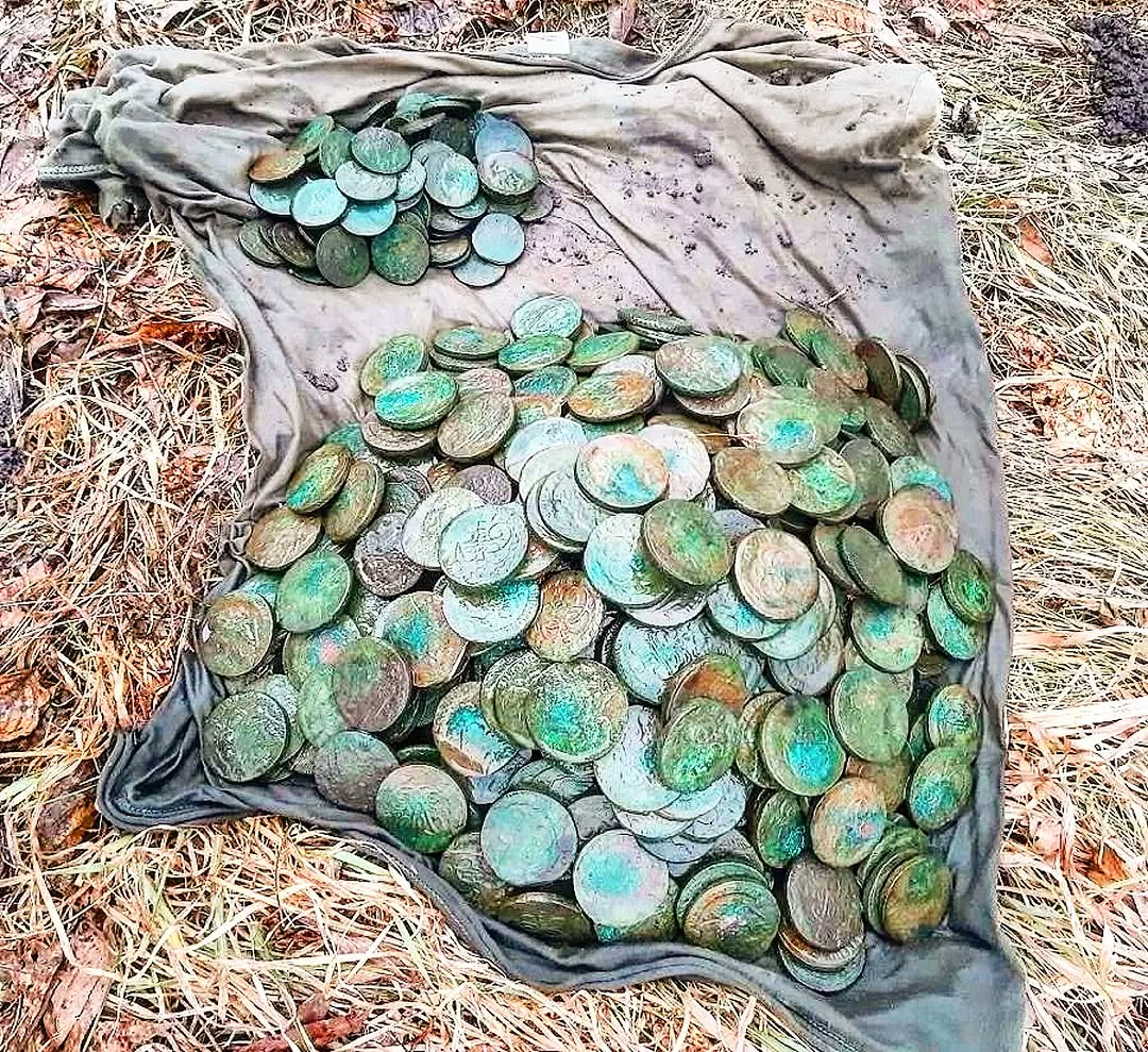 Nice finds ✊😲🫪🍀😉✌️😎 #coins #treasure #metaldetecting #mydigworld #dirtfishing